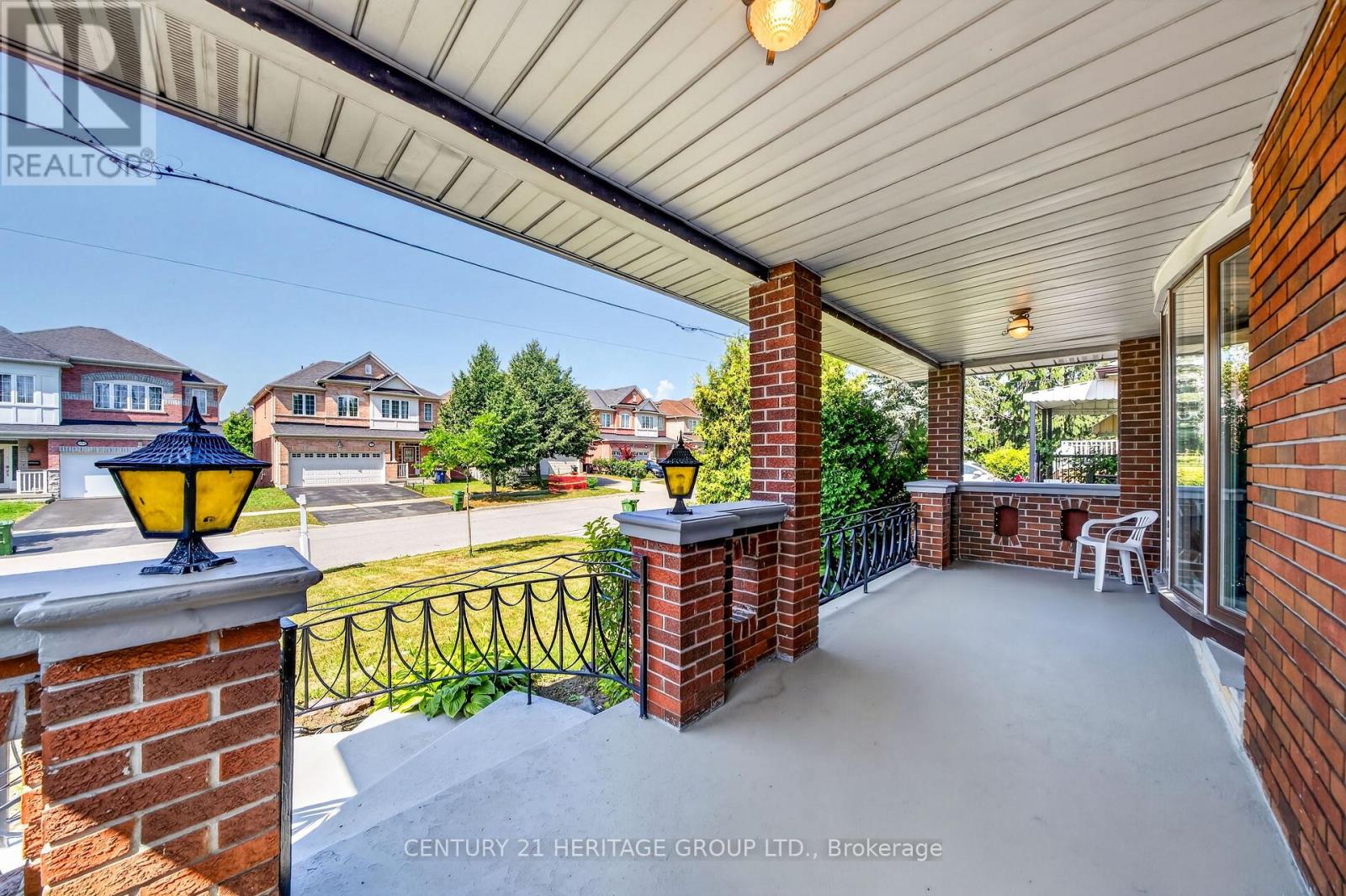 33 Jeanette Street, Toronto, Ontario  M1M 3G3 - Photo 4 - E13709430