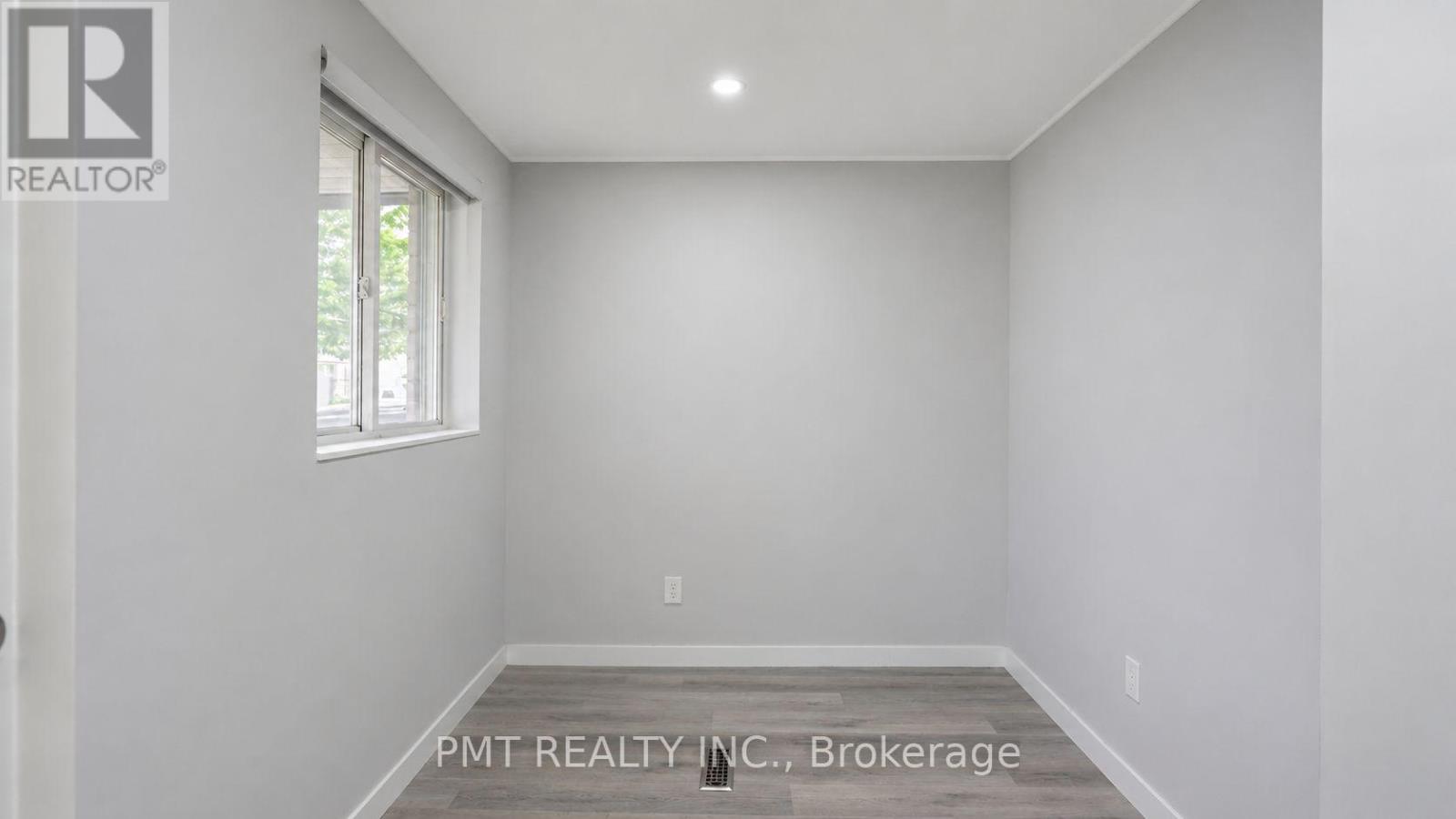 109 Nassau Street, Oshawa, Ontario  L1J 4A3 - Photo 3 - E13709436