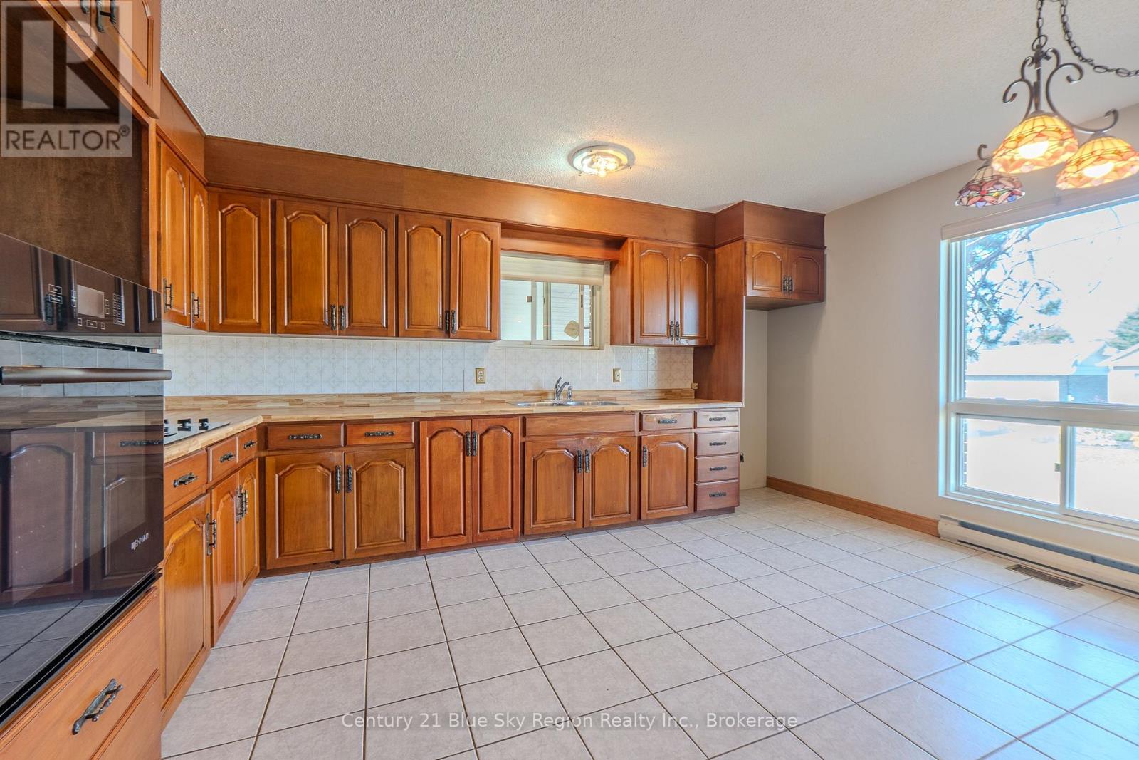 268 Levesque Street, West Nipissing, Ontario  P2B 3A3 - Photo 12 - X13709422