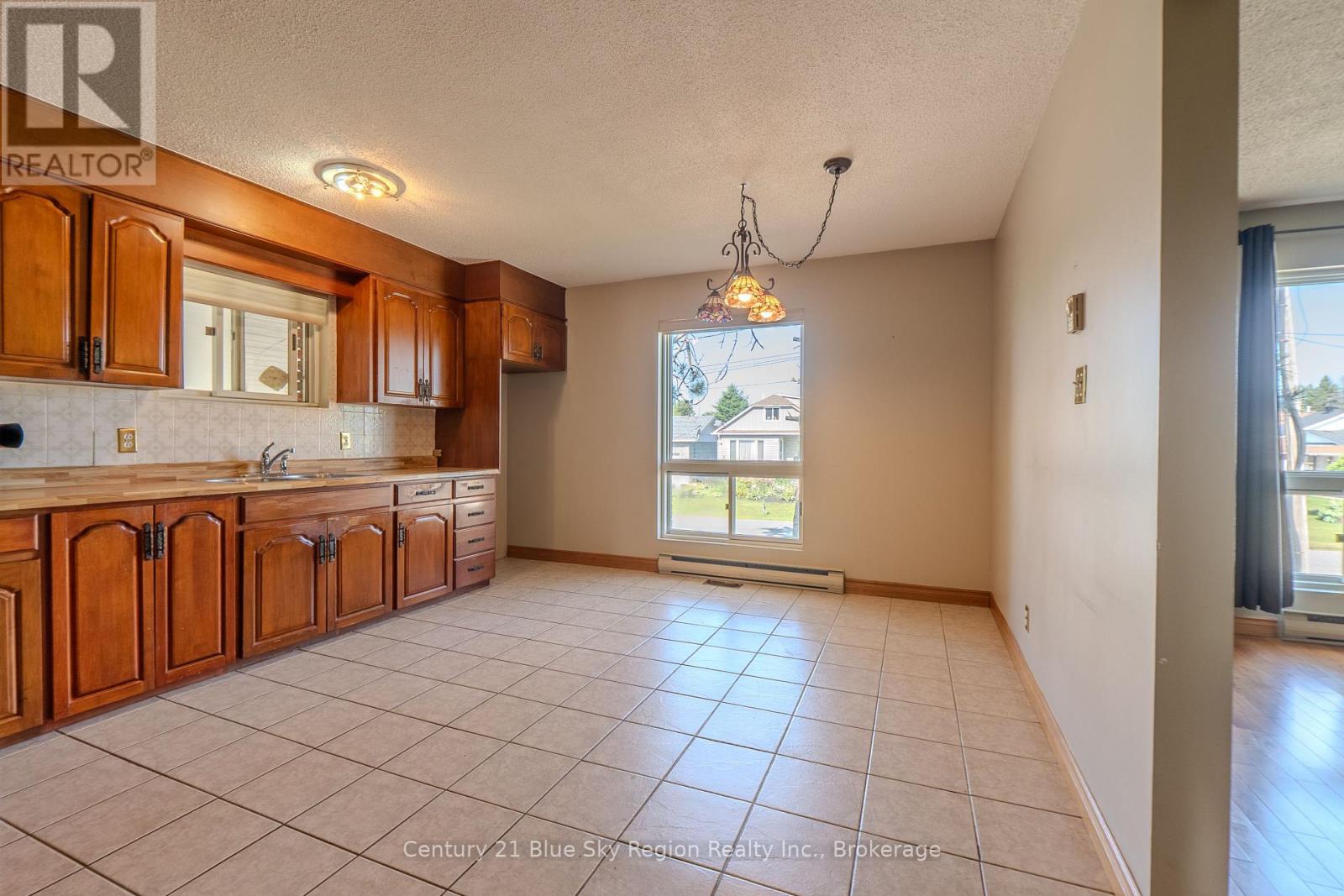 268 Levesque Street, West Nipissing, Ontario  P2B 3A3 - Photo 13 - X13709422