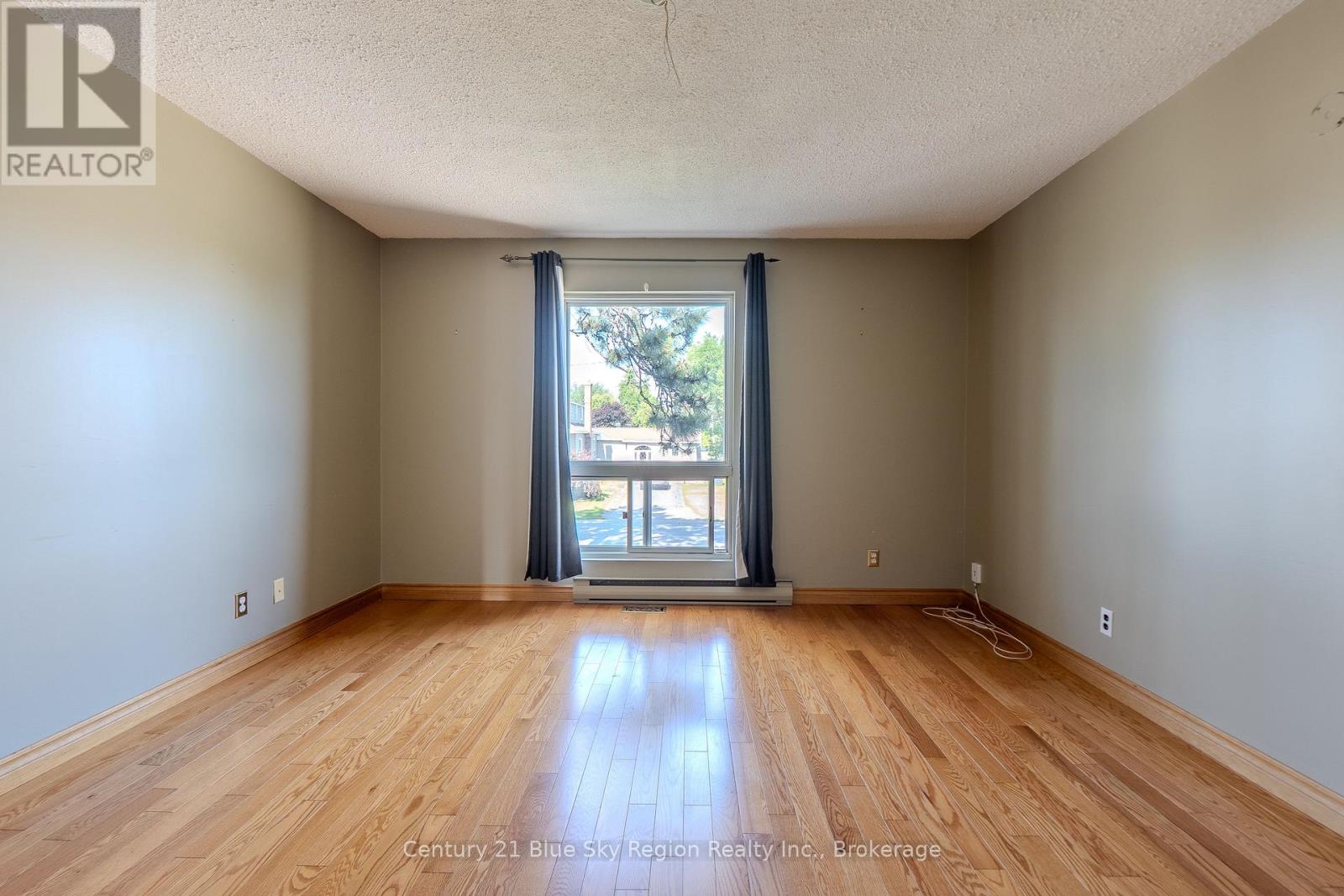 268 Levesque Street, West Nipissing, Ontario  P2B 3A3 - Photo 14 - X13709422
