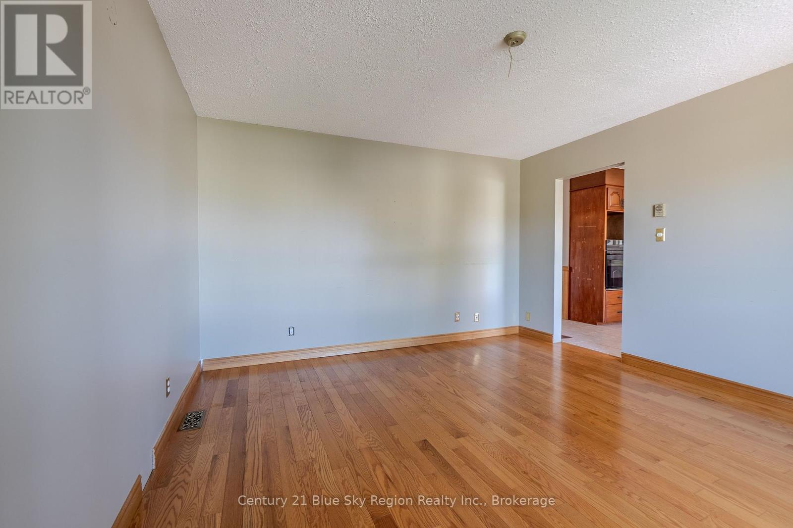 268 Levesque Street, West Nipissing, Ontario  P2B 3A3 - Photo 17 - X13709422