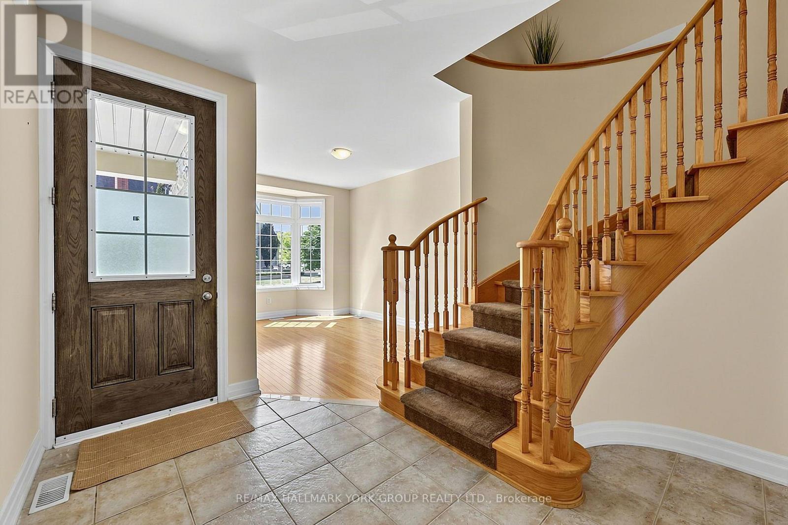 36 Alex Campbell Crescent, King, Ontario  L7B 1K9 - Photo 2 - N13709390