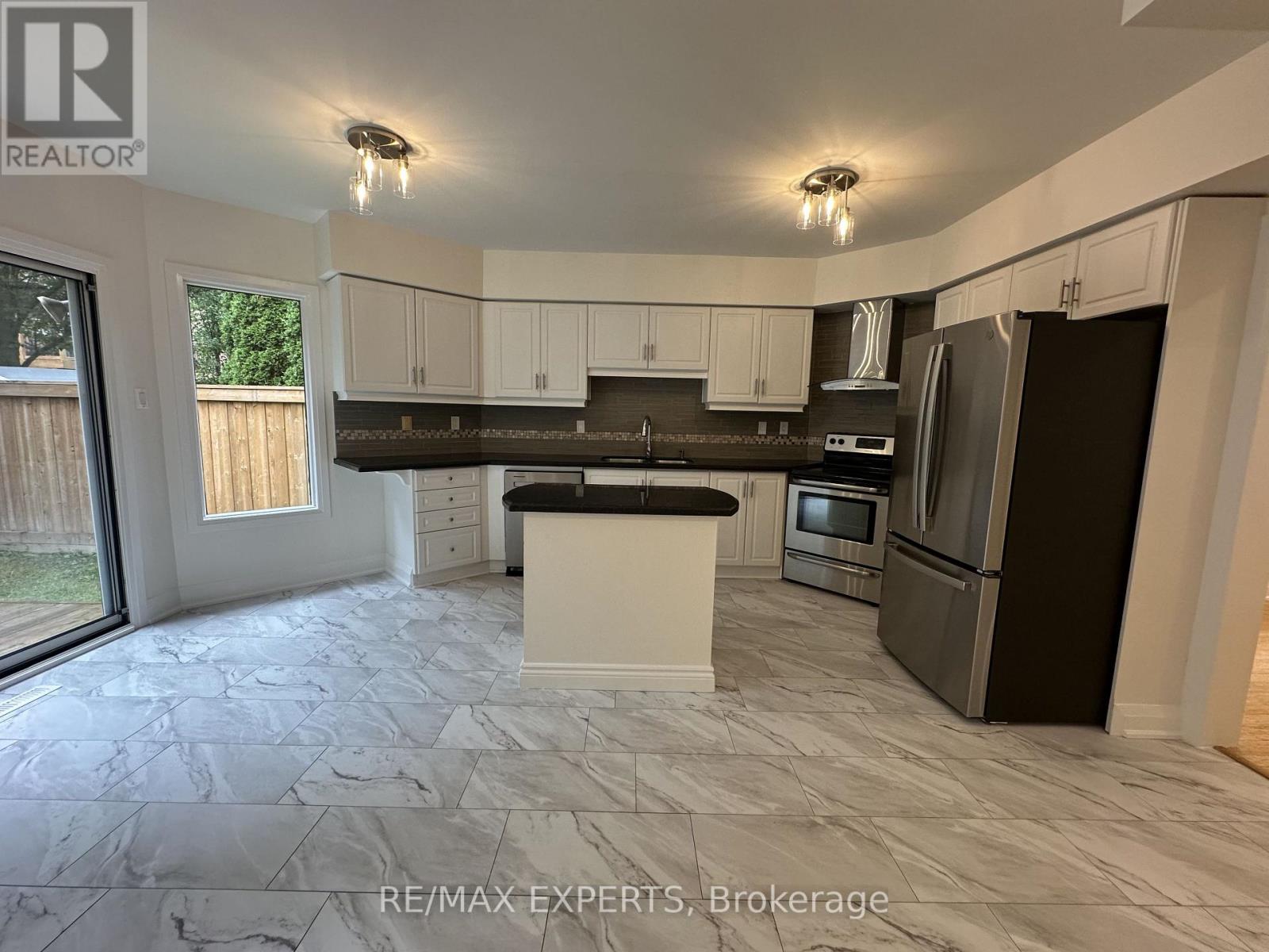 249 Rushbrook Drive, Newmarket, Ontario  L3X 2E3 - Photo 11 - N13709444