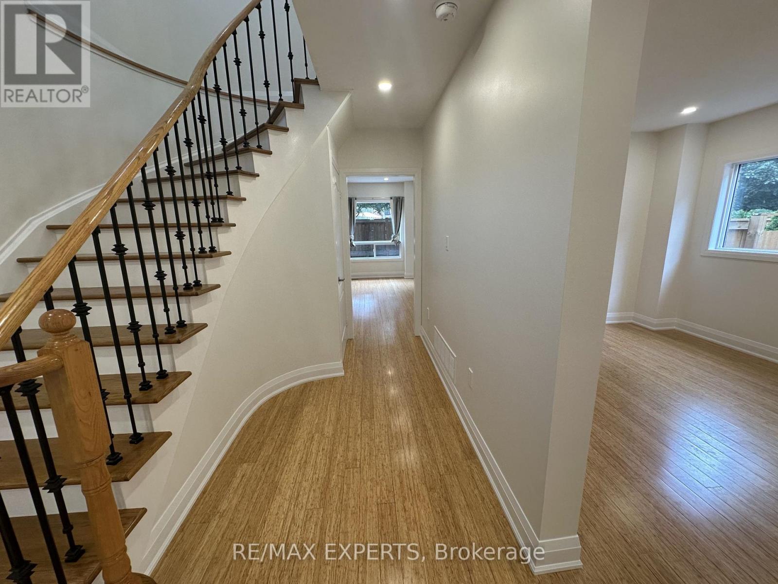 249 Rushbrook Drive, Newmarket, Ontario  L3X 2E3 - Photo 8 - N13709444