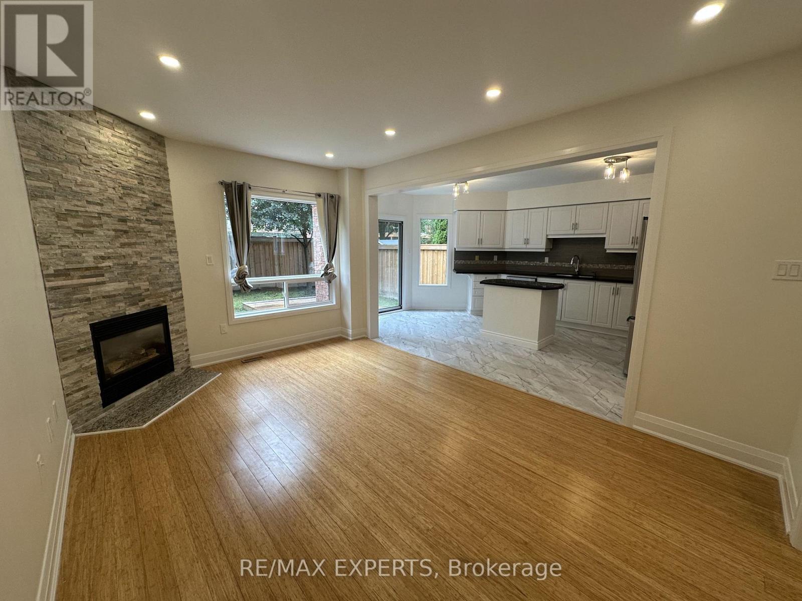 249 Rushbrook Drive, Newmarket, Ontario  L3X 2E3 - Photo 9 - N13709444