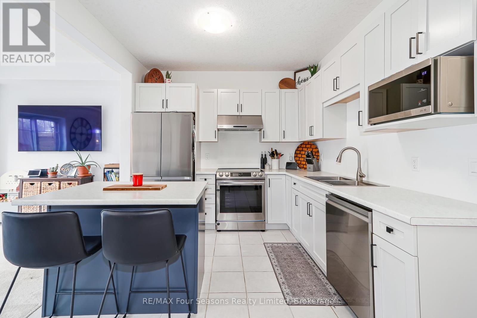 25 Shipley Avenue, Collingwood, Ontario  L9Y 5M6 - Photo 8 - S13709410