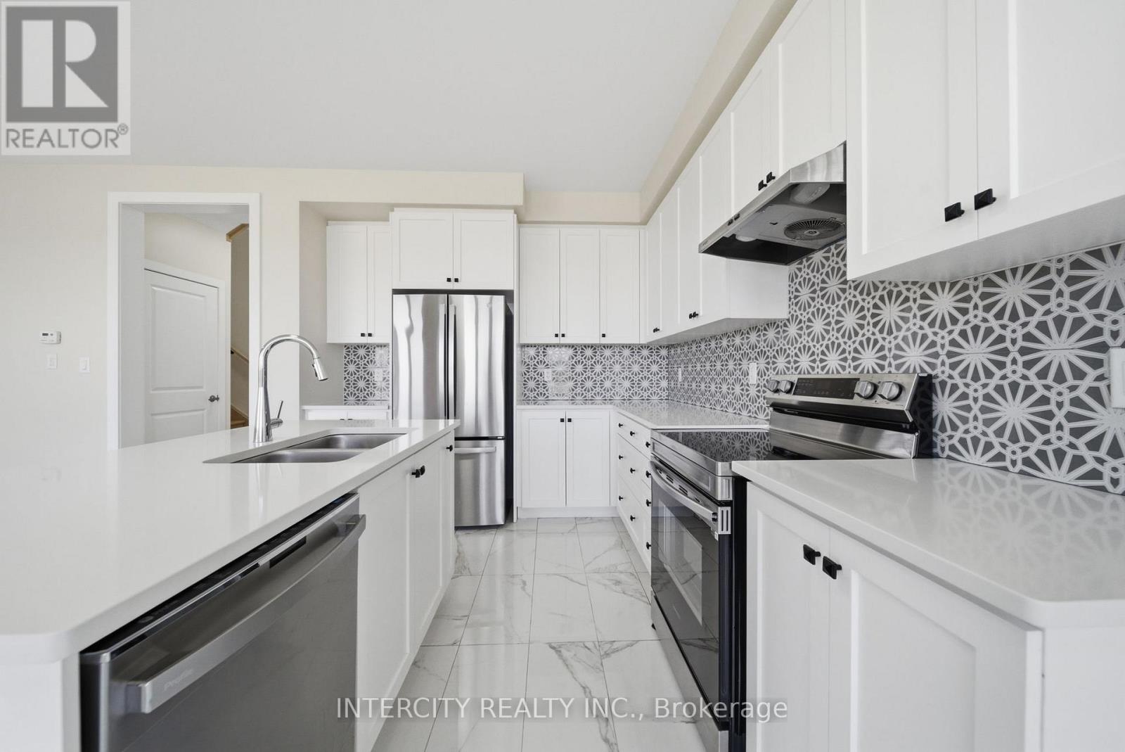 10 Kingsbury Trail, Barrie, Ontario L9J 0W9 - Photo 13 - S13709346