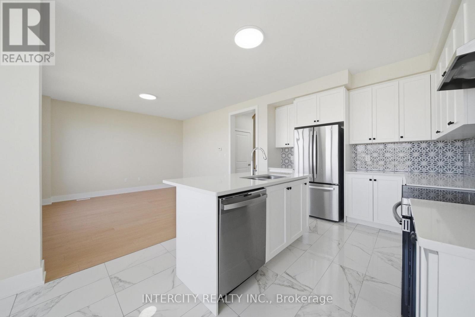 10 Kingsbury Trail, Barrie, Ontario L9J 0W9 - Photo 16 - S13709346