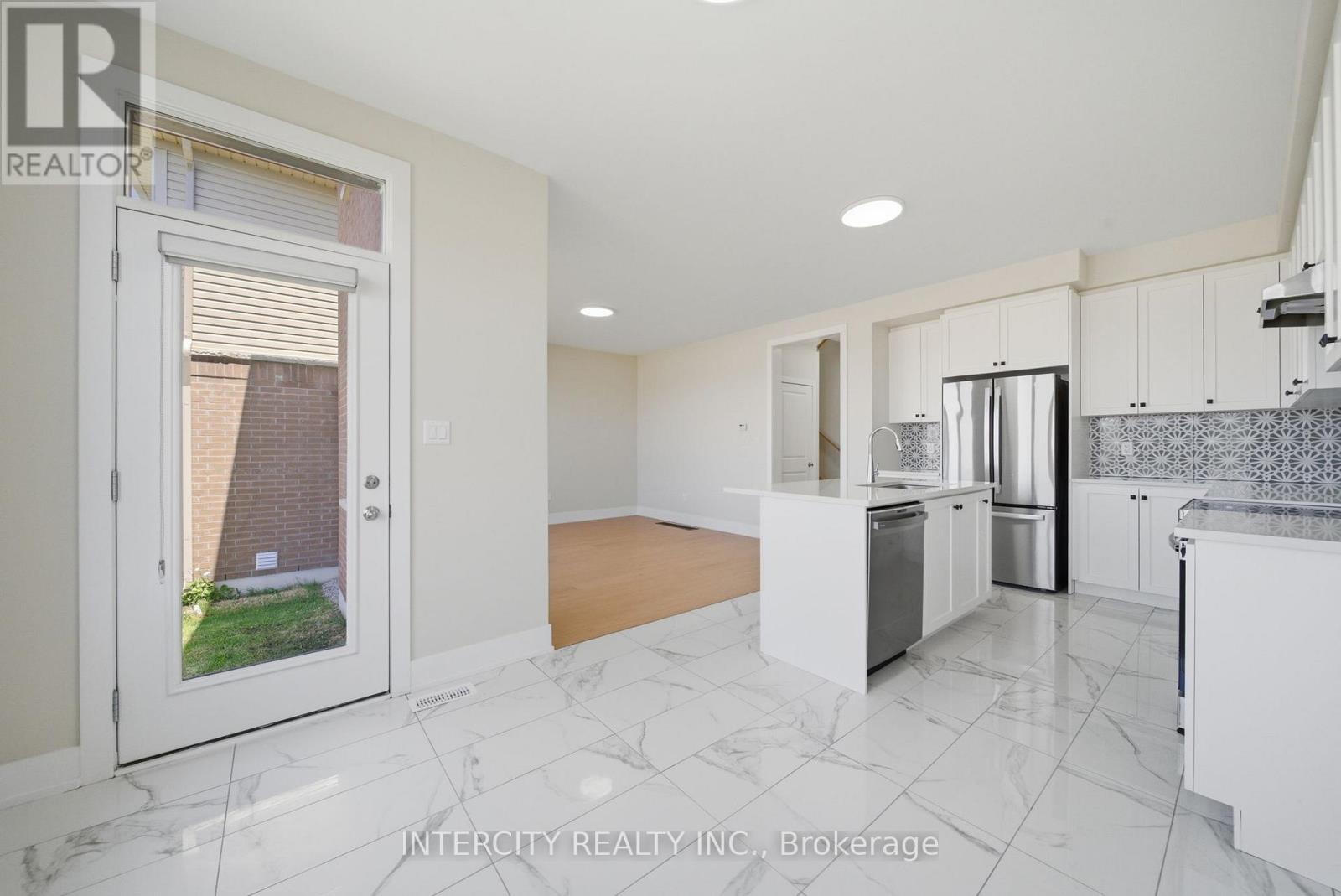 10 Kingsbury Trail, Barrie, Ontario L9J 0W9 - Photo 20 - S13709346