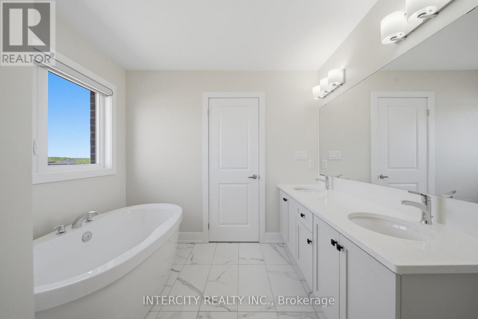 10 Kingsbury Trail, Barrie, Ontario L9J 0W9 - Photo 34 - S13709346