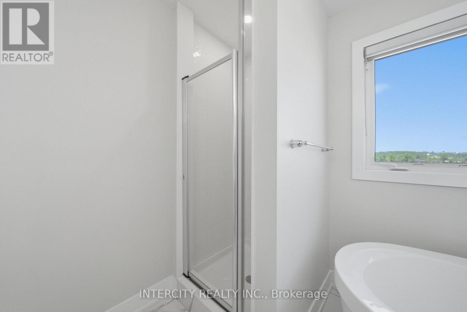 10 Kingsbury Trail, Barrie, Ontario L9J 0W9 - Photo 35 - S13709346