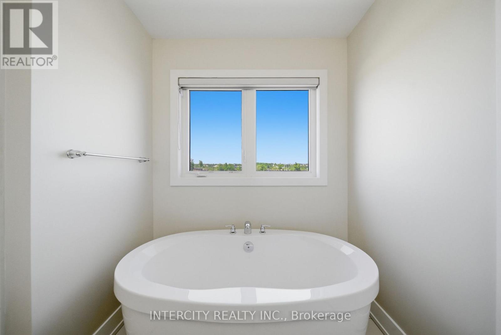 10 Kingsbury Trail, Barrie, Ontario L9J 0W9 - Photo 36 - S13709346