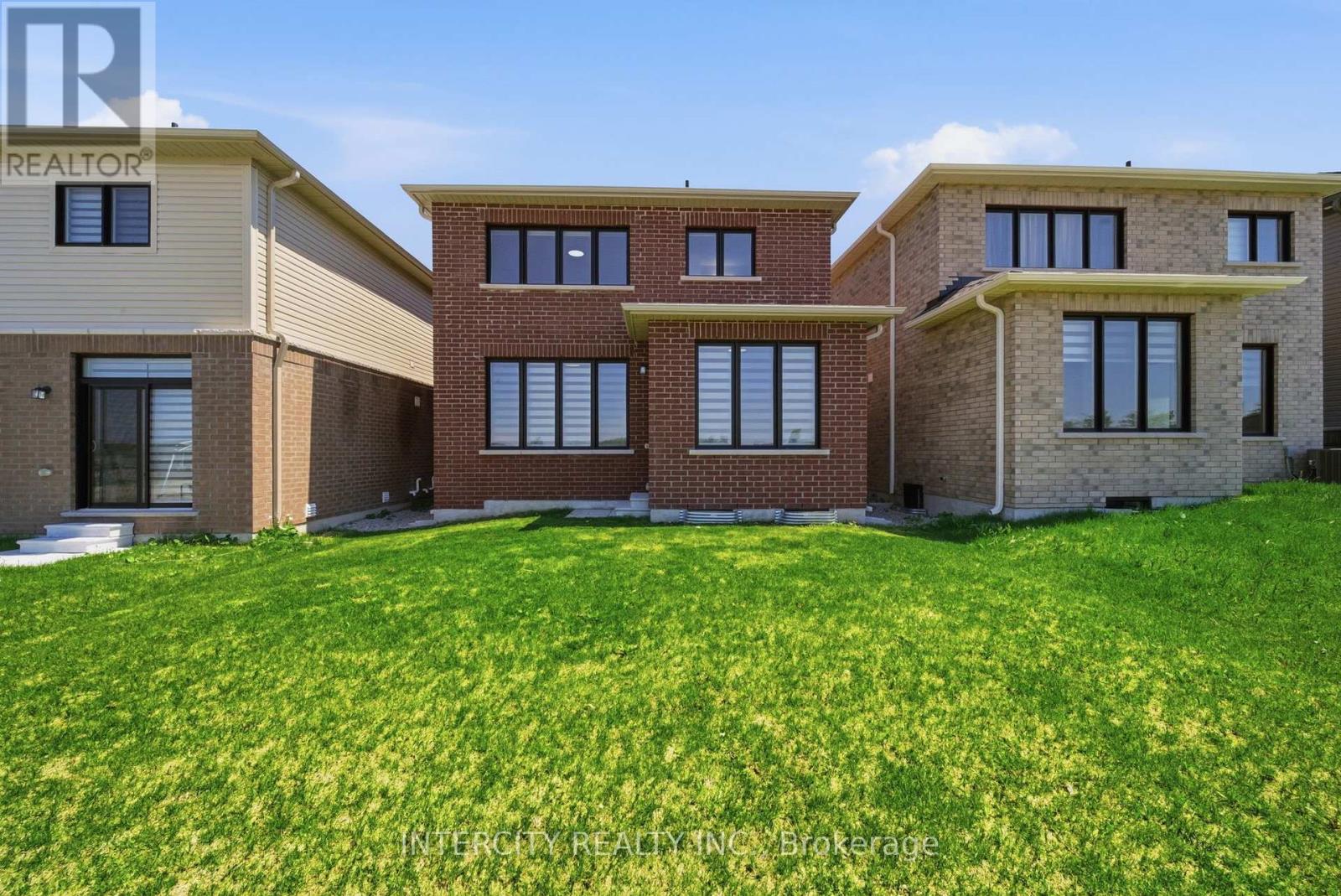 10 Kingsbury Trail, Barrie, Ontario L9J 0W9 - Photo 43 - S13709346