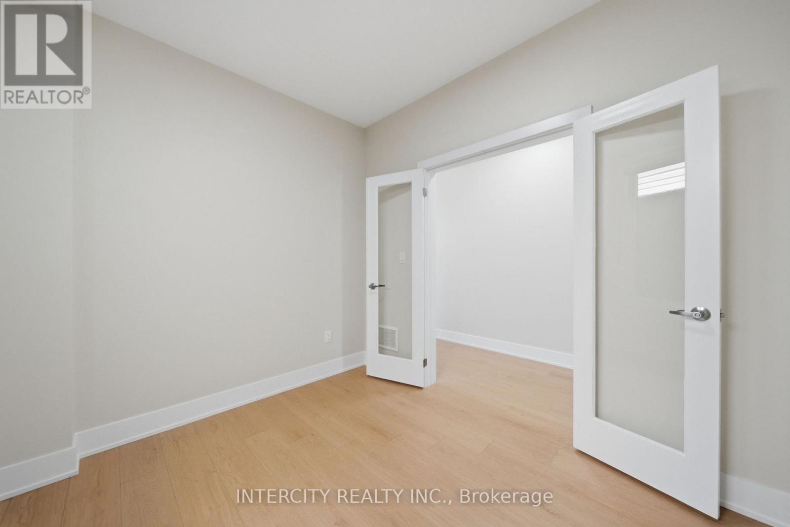10 Kingsbury Trail, Barrie, Ontario L9J 0W9 - Photo 7 - S13709346