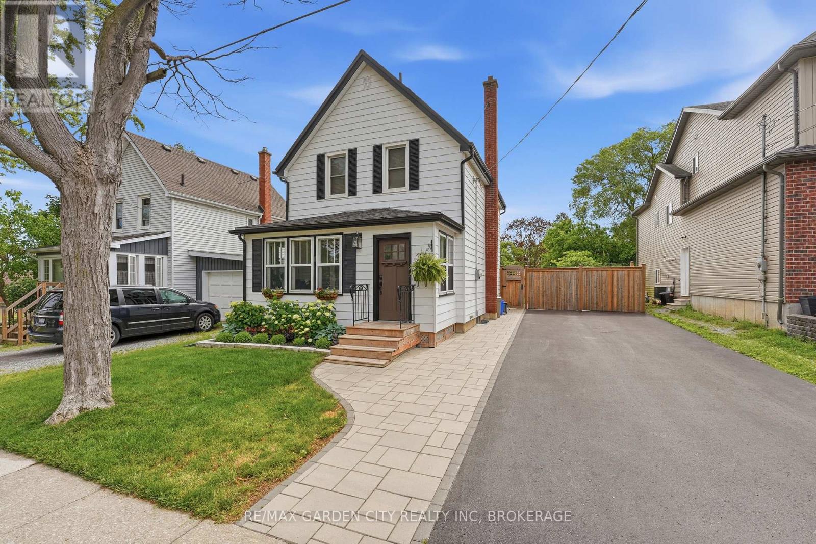 26 Carleton Street N, Thorold, Ontario  L2V 2A4 - Photo 3 - X13674644
