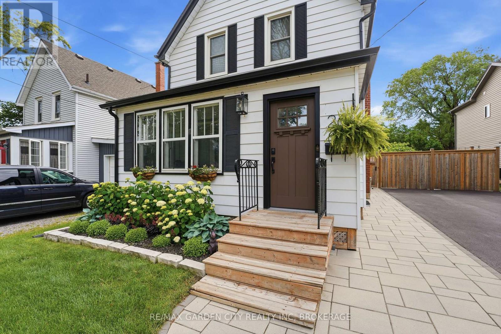 26 Carleton Street N, Thorold, Ontario  L2V 2A4 - Photo 4 - X13674644