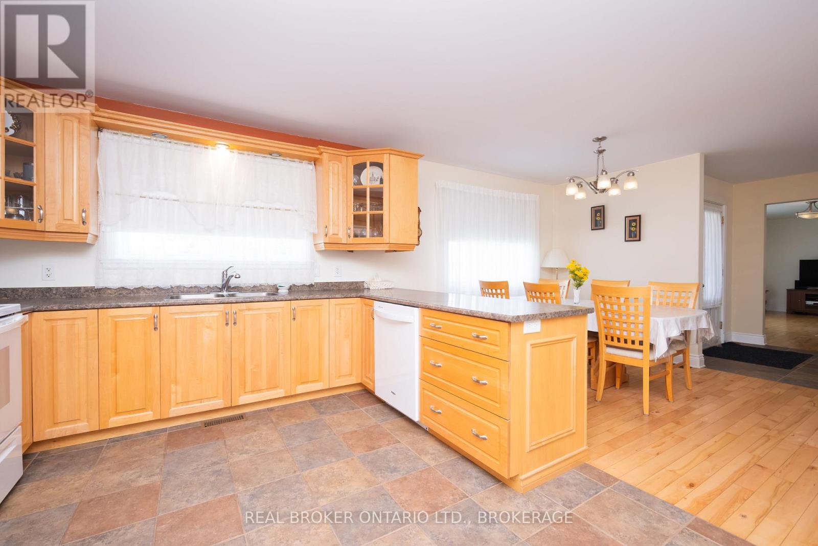 238 Bishop Street S, North Glengarry, Ontario  K0C 1A0 - Photo 12 - X13709402