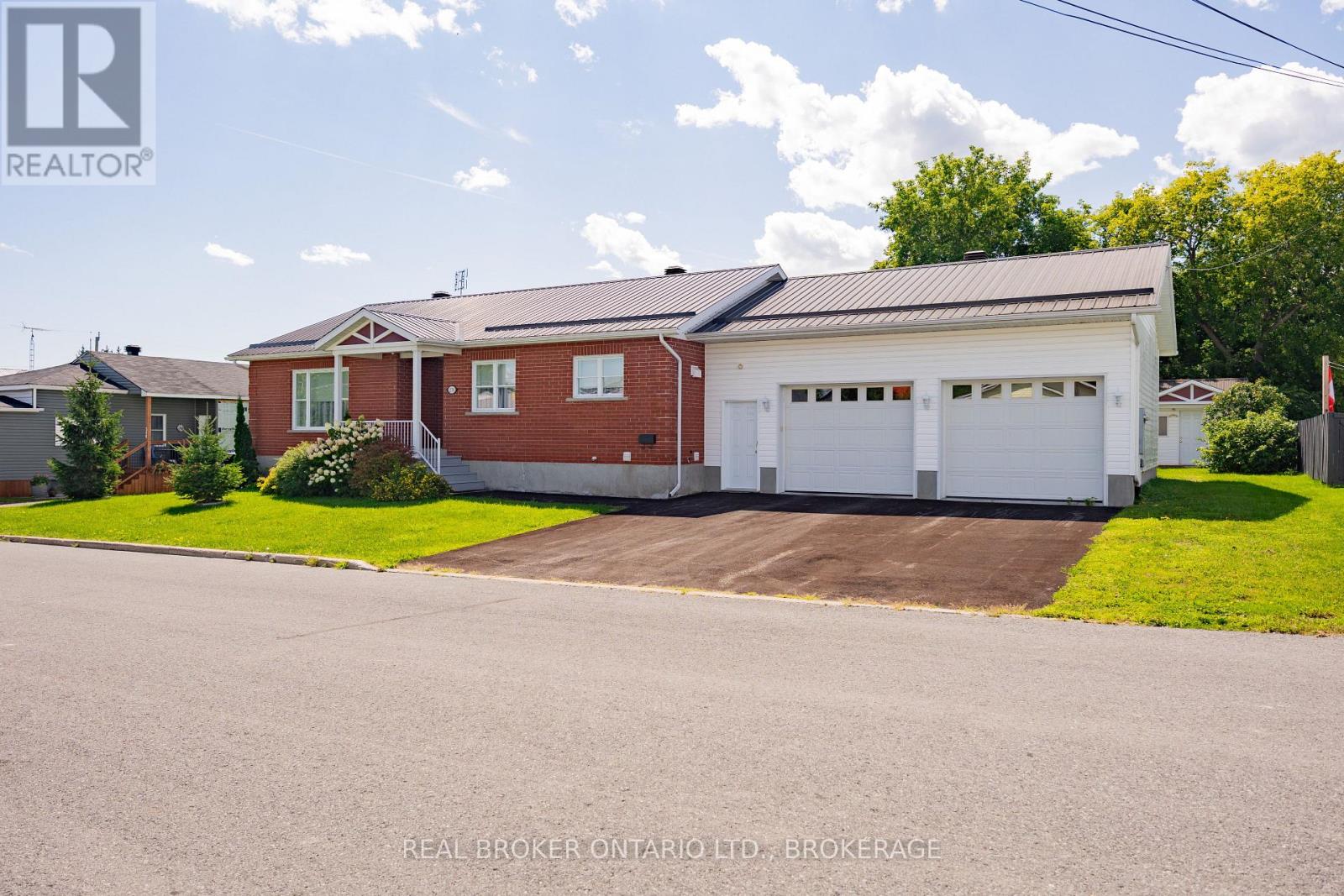 238 Bishop Street S, North Glengarry, Ontario  K0C 1A0 - Photo 3 - X13709402