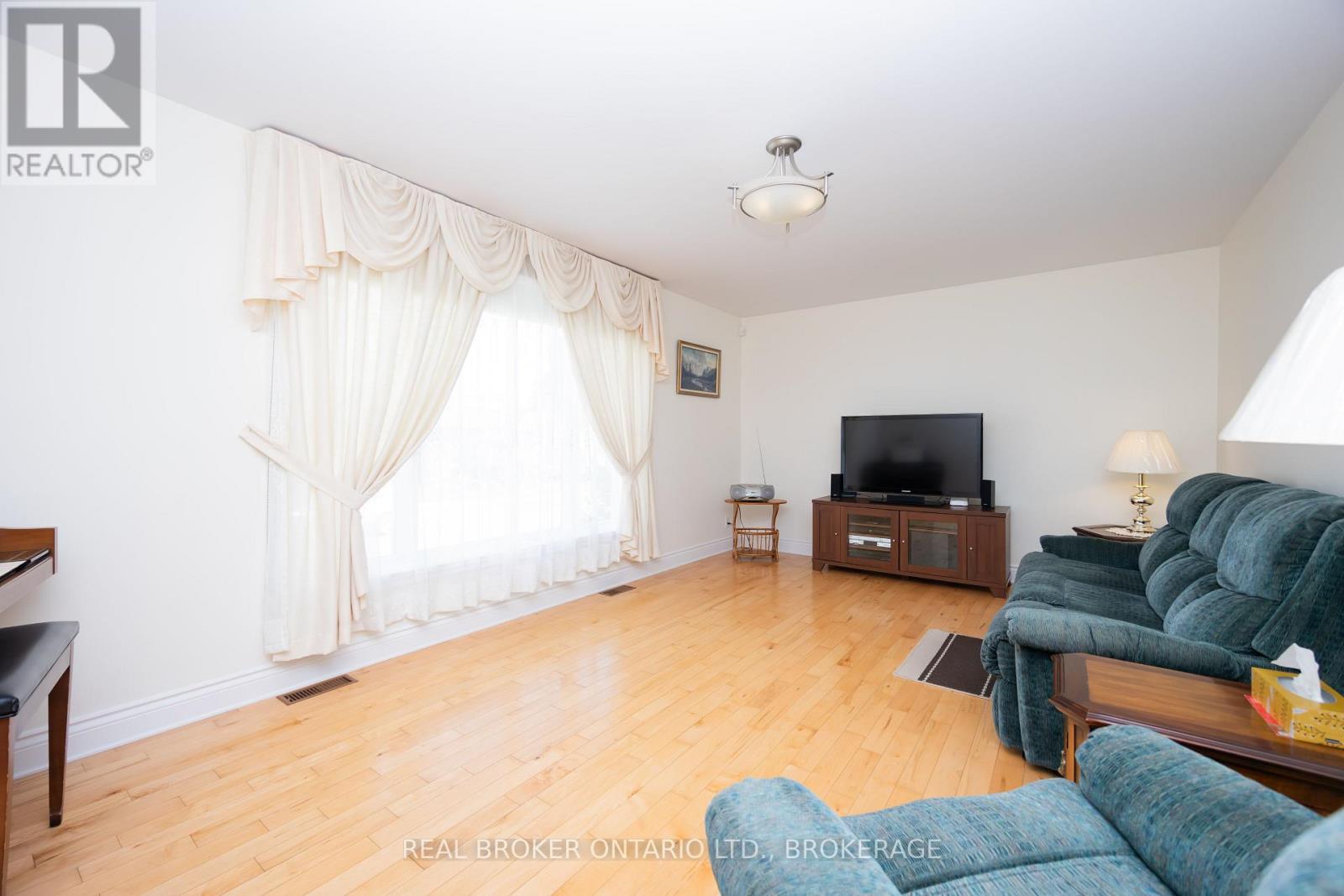 238 Bishop Street S, North Glengarry, Ontario  K0C 1A0 - Photo 8 - X13709402