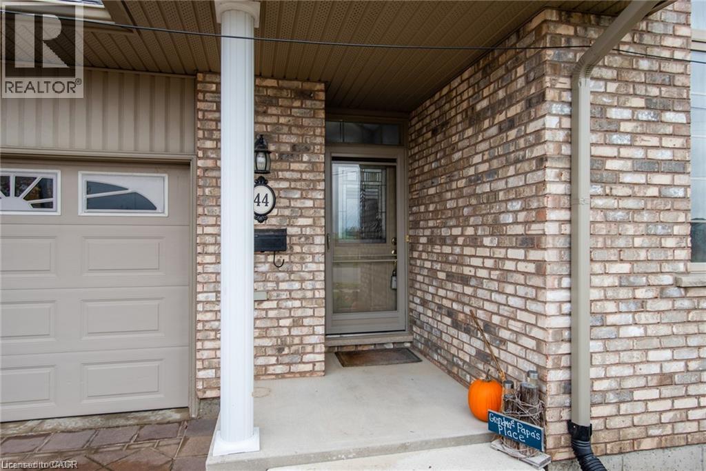 44 Livingston Boulevard Unit# 11, Baden, Ontario N3A 4M7 - Photo 2 - 40857922