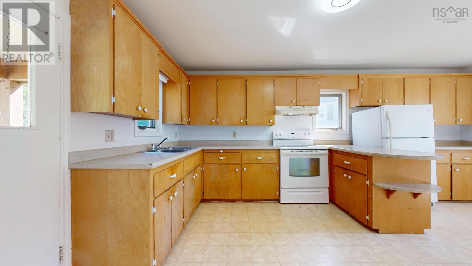 83 Jubilee Road, Bridgewater, Nova Scotia  B4V 2A3 - Photo 5 - 202613514