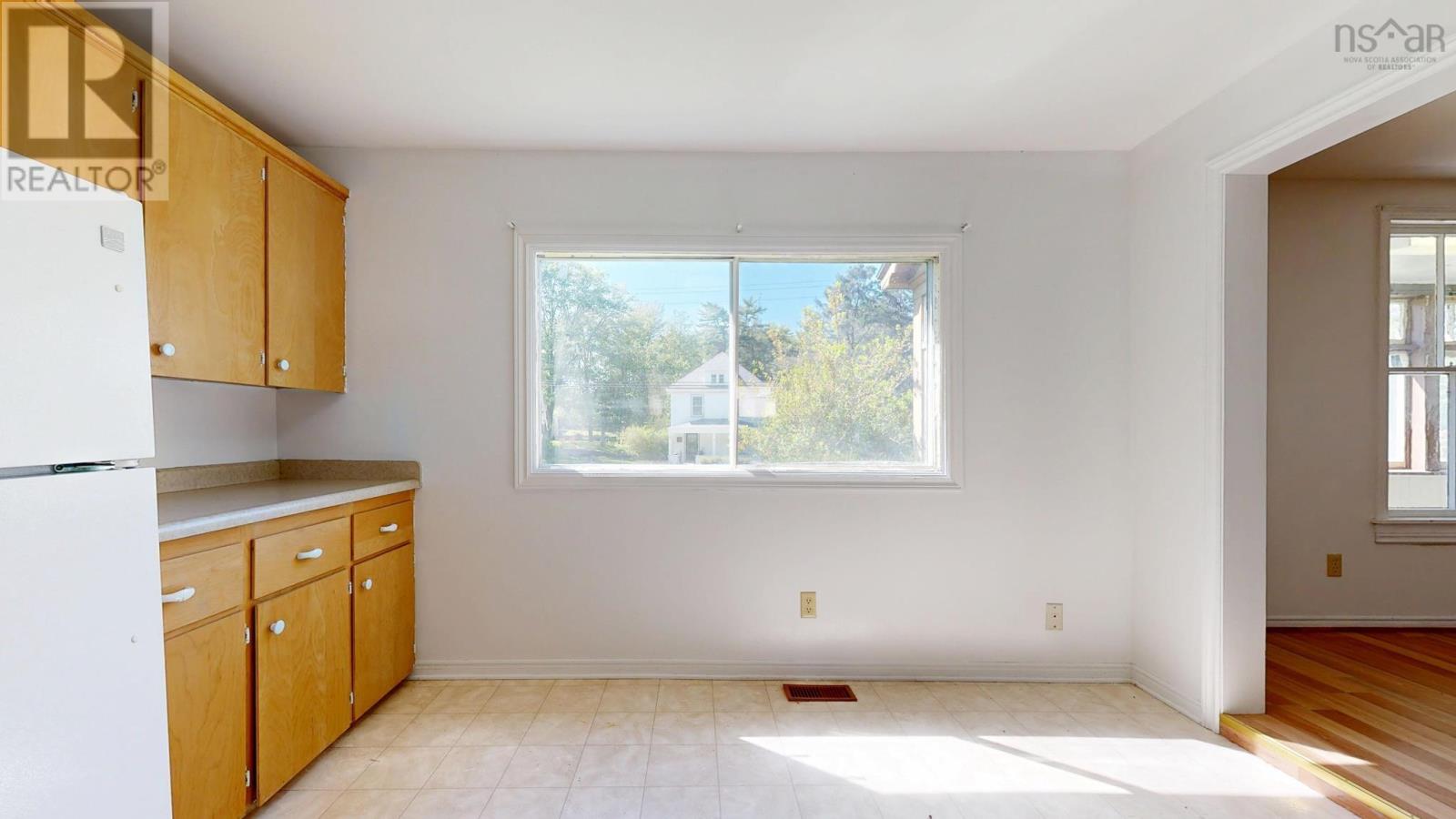 83 Jubilee Road, Bridgewater, Nova Scotia  B4V 2A3 - Photo 9 - 202613514