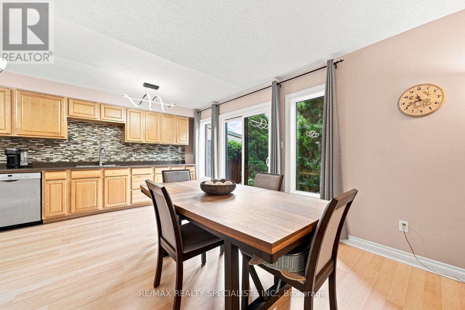 3881 Ponderosa Lane, Mississauga, Ontario  L5N 6W4 - Photo 14 - W13709368