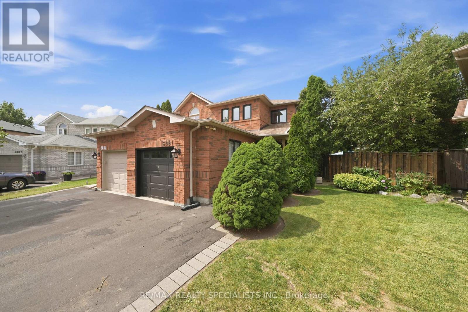 3881 Ponderosa Lane, Mississauga, Ontario  L5N 6W4 - Photo 2 - W13709368