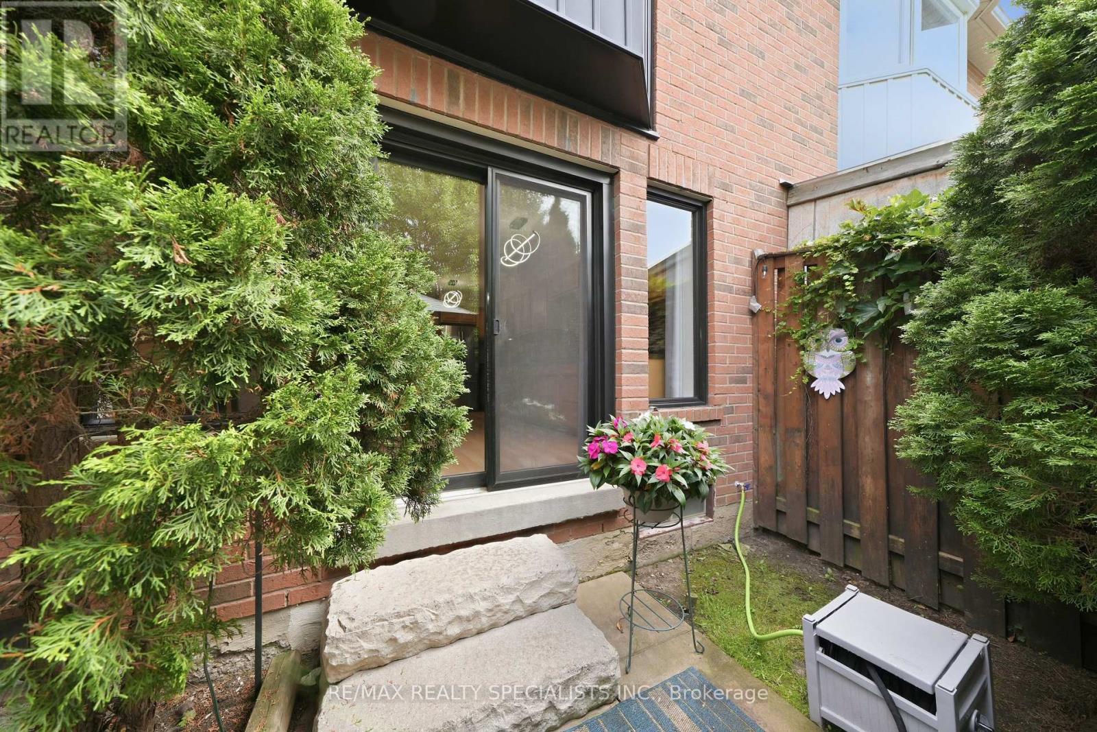3881 Ponderosa Lane, Mississauga, Ontario  L5N 6W4 - Photo 23 - W13709368