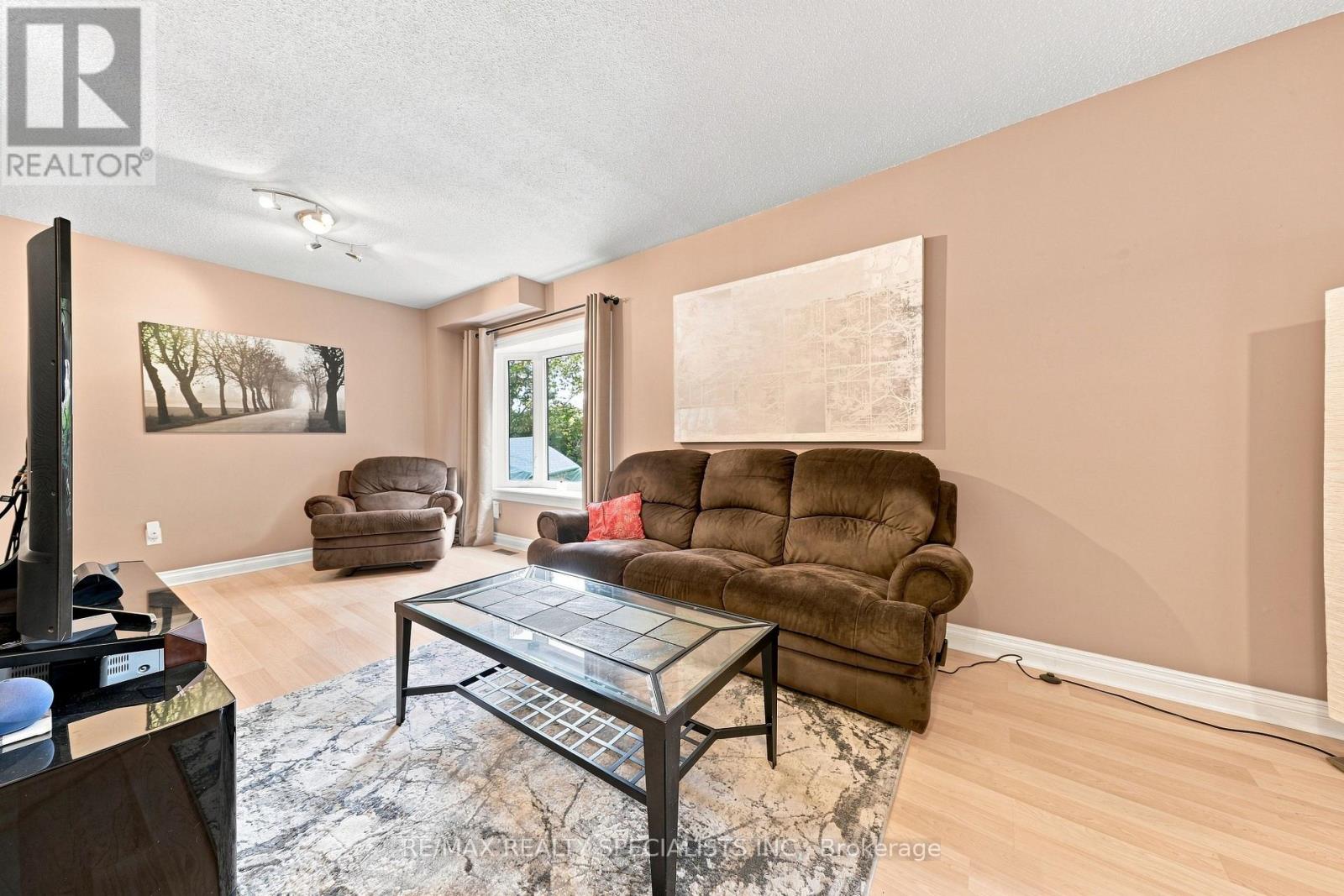 3881 Ponderosa Lane, Mississauga, Ontario  L5N 6W4 - Photo 6 - W13709368