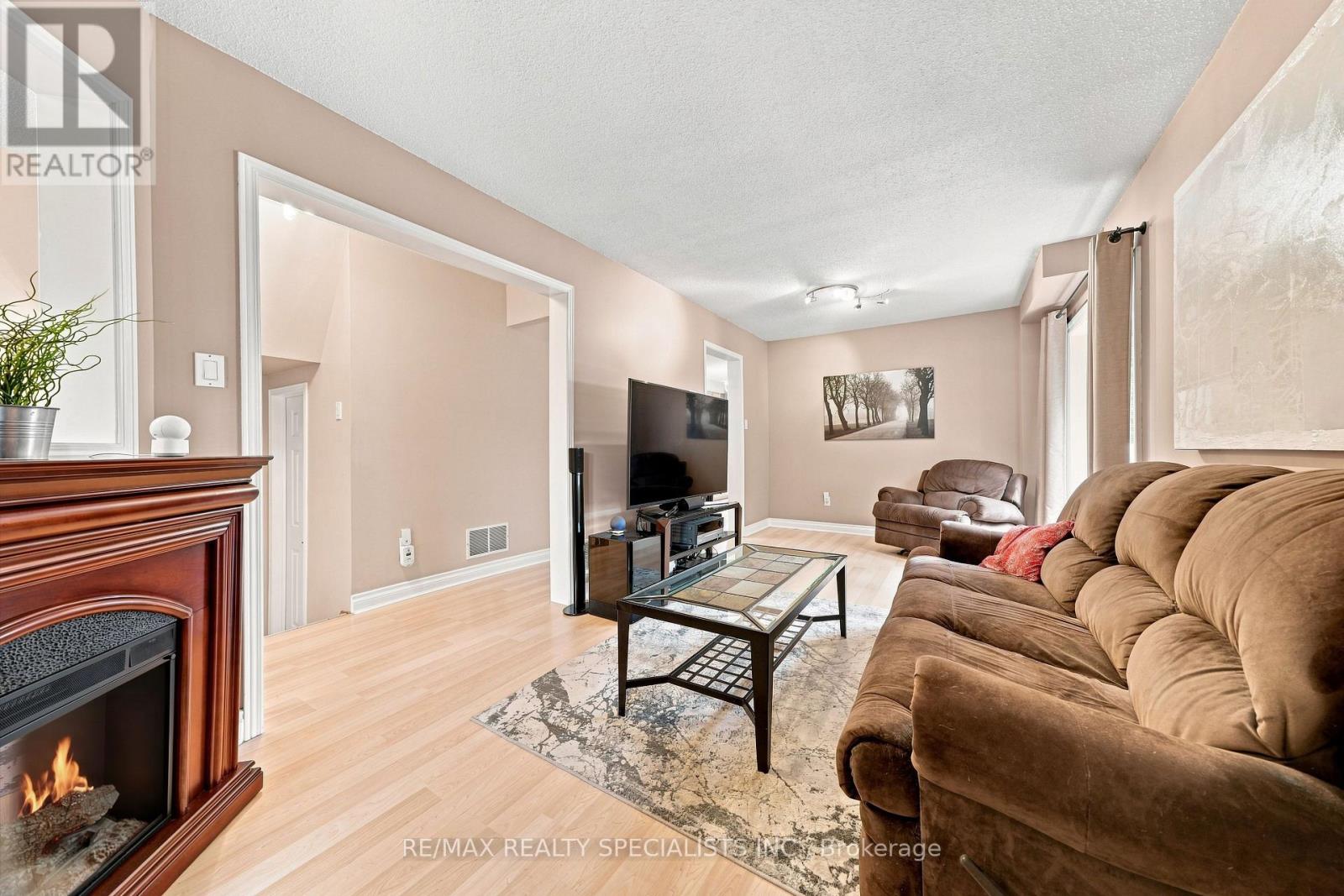 3881 Ponderosa Lane, Mississauga, Ontario  L5N 6W4 - Photo 7 - W13709368