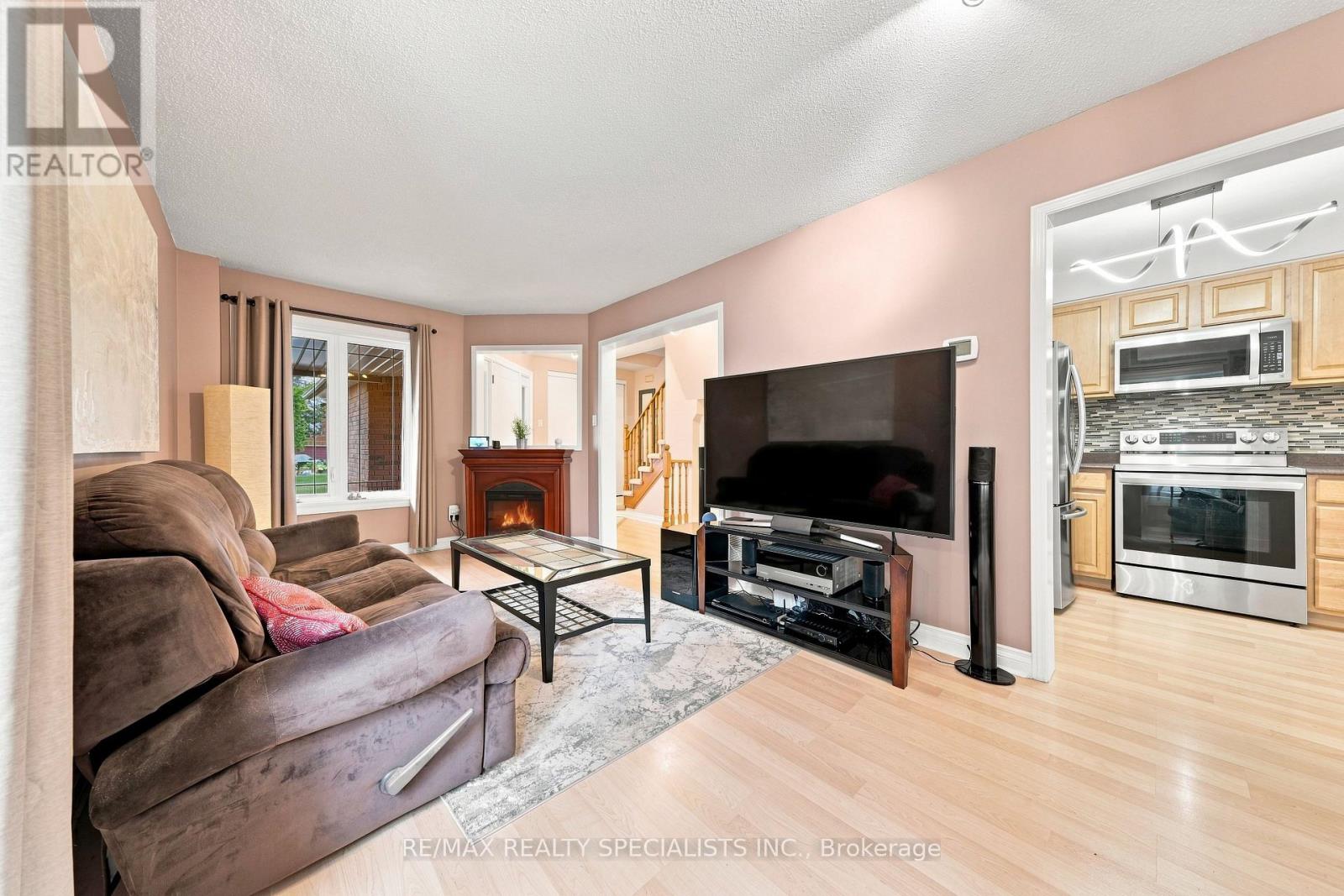 3881 Ponderosa Lane, Mississauga, Ontario  L5N 6W4 - Photo 8 - W13709368