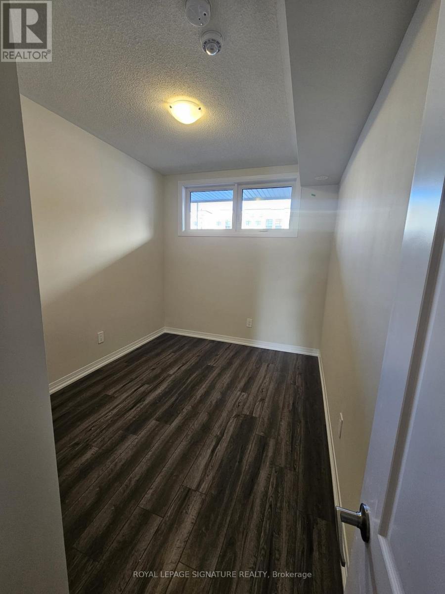 121 - 1589 Rose Way, Milton, Ontario  L9E 1N4 - Photo 11 - W13709370