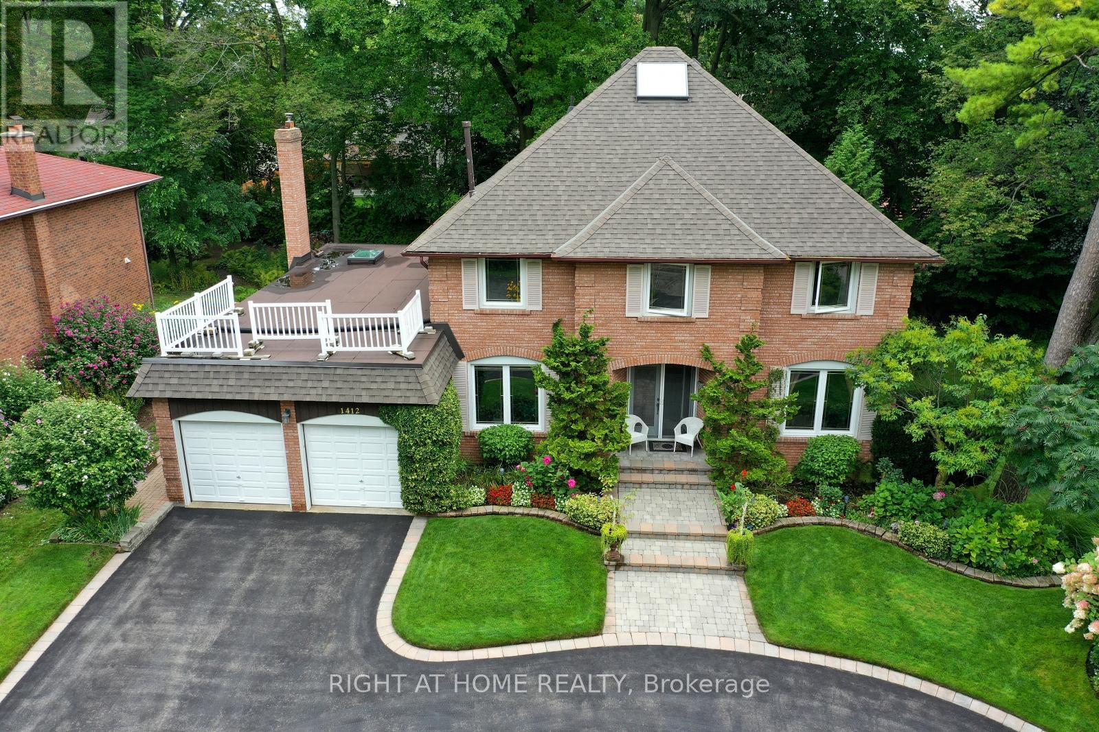 1412 Carmen Drive, Mississauga, Ontario  L5G 3Z1 - Photo 2 - W13709450
