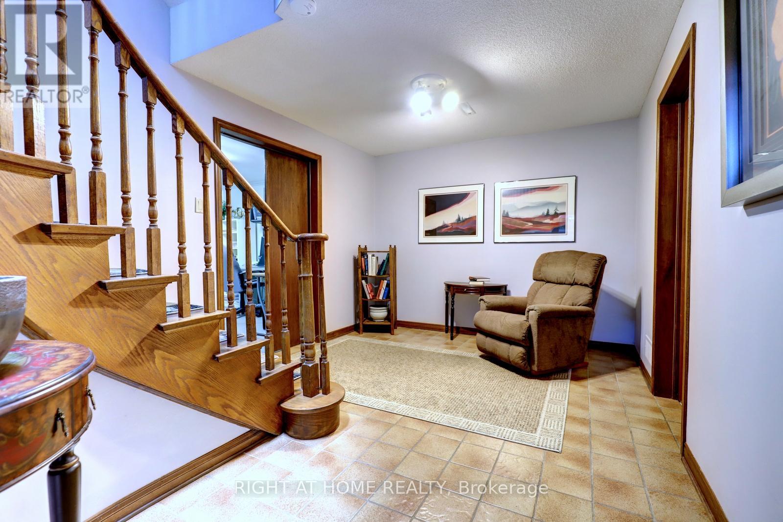 1412 Carmen Drive, Mississauga, Ontario  L5G 3Z1 - Photo 28 - W13709450