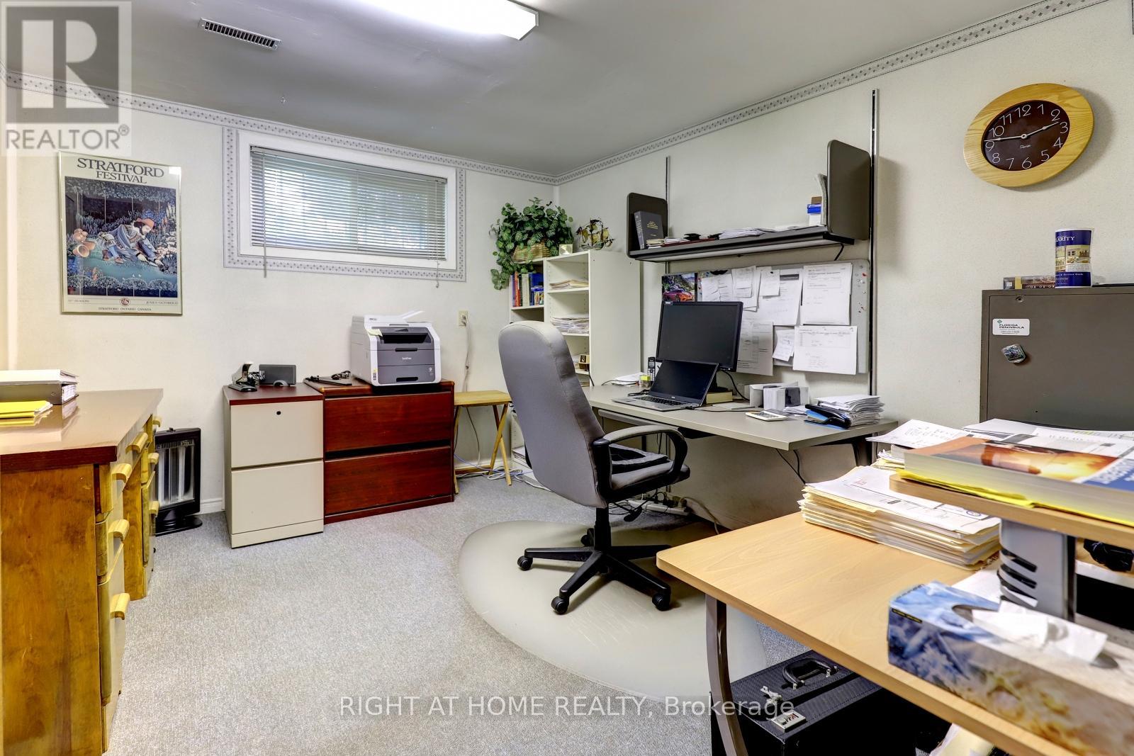 1412 Carmen Drive, Mississauga, Ontario  L5G 3Z1 - Photo 34 - W13709450
