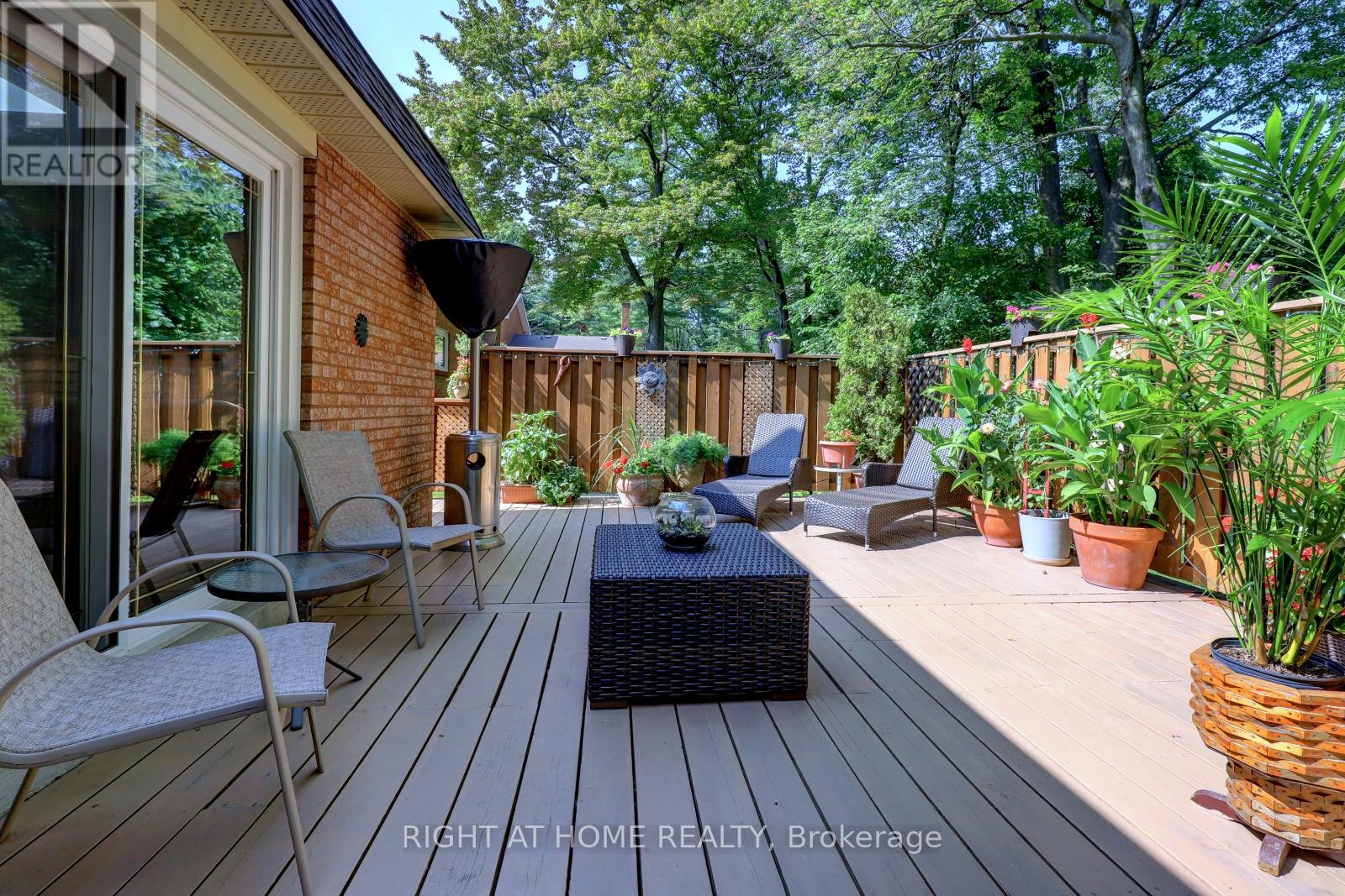 1412 Carmen Drive, Mississauga, Ontario  L5G 3Z1 - Photo 37 - W13709450