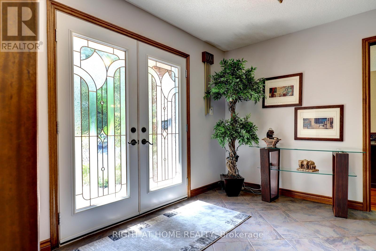 1412 Carmen Drive, Mississauga, Ontario  L5G 3Z1 - Photo 5 - W13709450