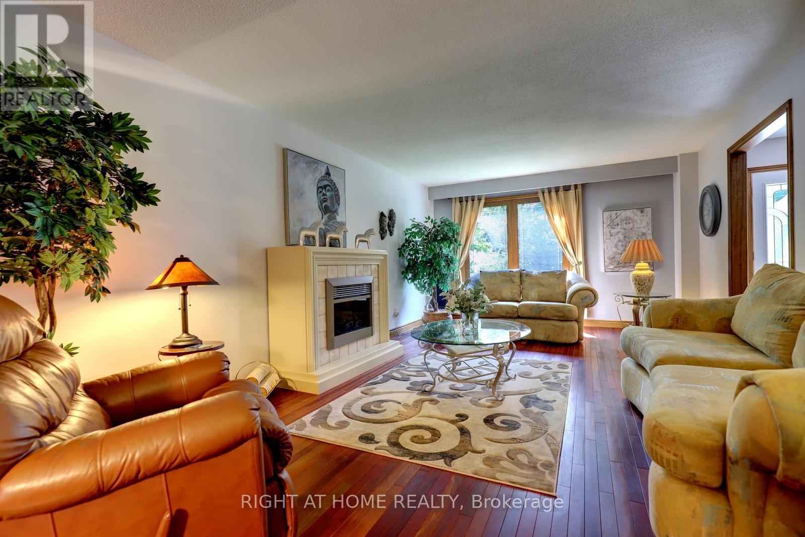 1412 Carmen Drive, Mississauga, Ontario  L5G 3Z1 - Photo 9 - W13709450