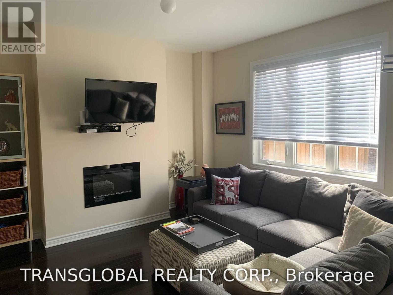 183 Beechborough Crescent, East Gwillimbury, Ontario  L9N 0L6 - Photo 4 - N13661208