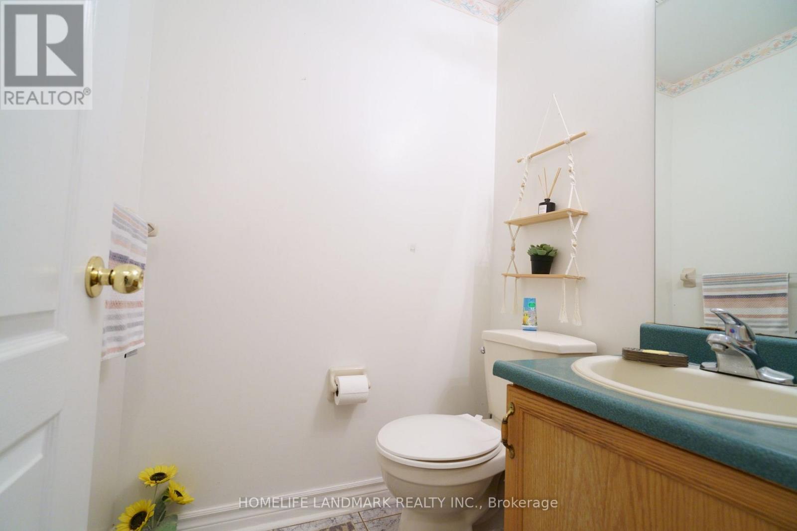 2914 Peacock Drive, Mississauga, Ontario  L5M 5S2 - Photo 8 - W13709110