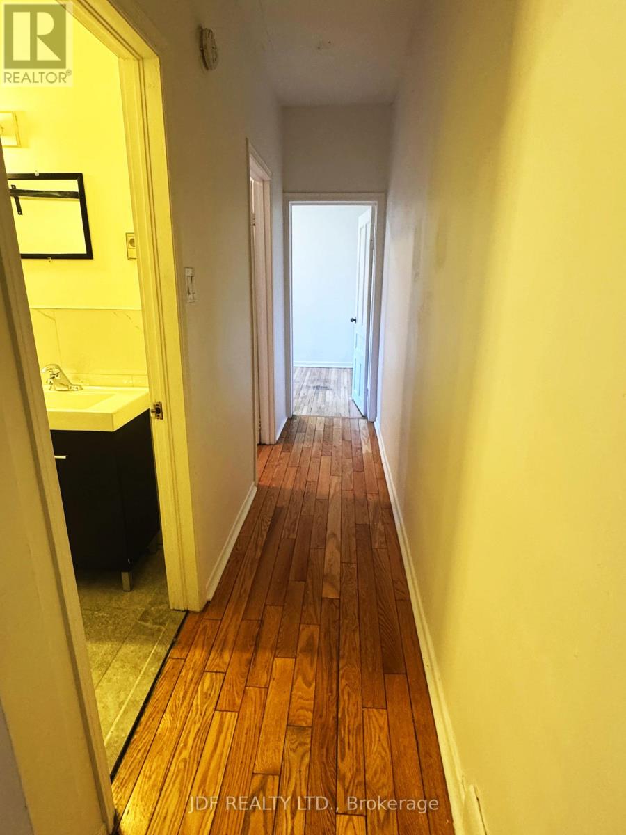 Main Floor - 383 Lansdowne Avenue, Toronto, Ontario  M6H 3Y2 - Photo 16 - C13419544