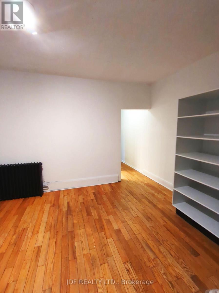 Main Floor - 383 Lansdowne Avenue, Toronto, Ontario  M6H 3Y2 - Photo 12 - C13419544
