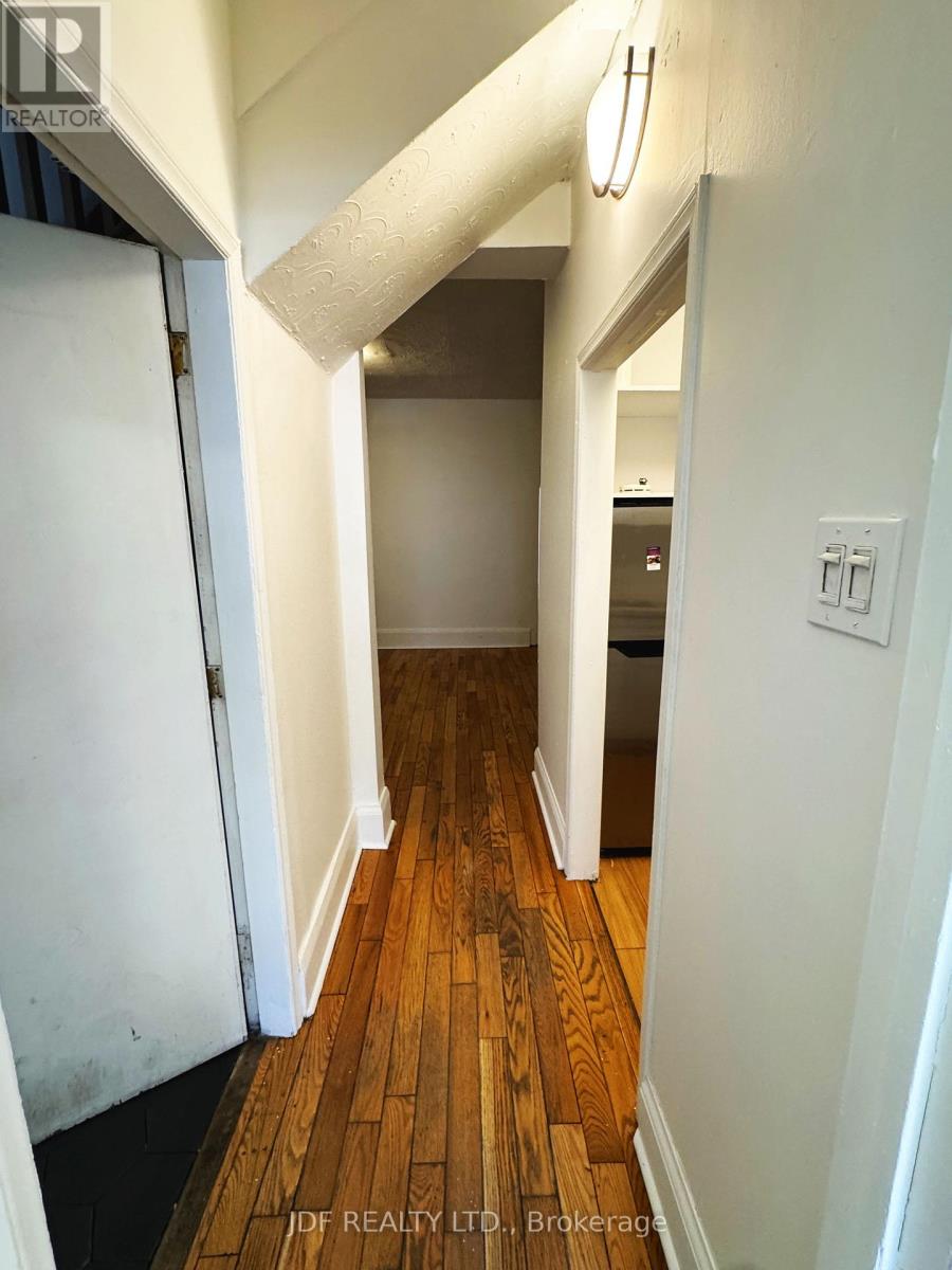 Main Floor - 383 Lansdowne Avenue, Toronto, Ontario  M6H 3Y2 - Photo 10 - C13419544