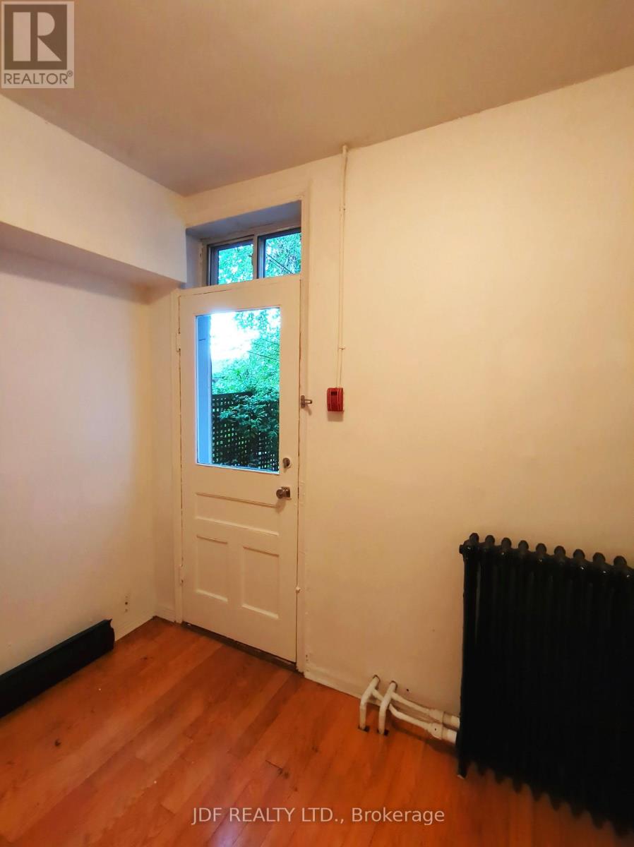 Main Floor - 383 Lansdowne Avenue, Toronto, Ontario  M6H 3Y2 - Photo 23 - C13419544