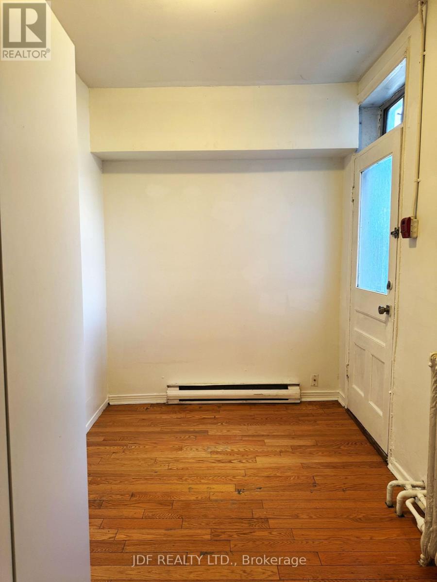 Main Floor - 383 Lansdowne Avenue, Toronto, Ontario  M6H 3Y2 - Photo 19 - C13419544