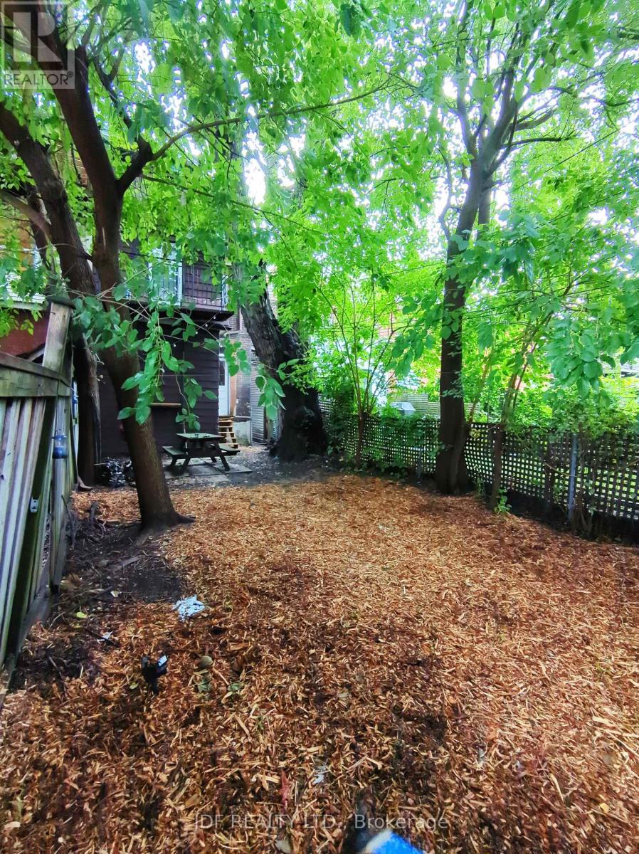 Main Floor - 383 Lansdowne Avenue, Toronto, Ontario  M6H 3Y2 - Photo 25 - C13419544
