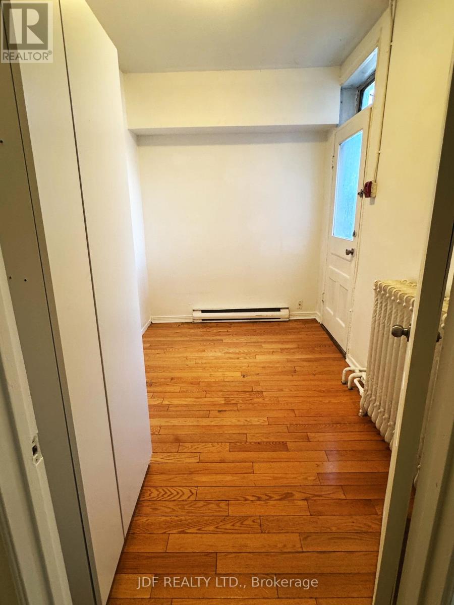 Main Floor - 383 Lansdowne Avenue, Toronto, Ontario  M6H 3Y2 - Photo 18 - C13419544