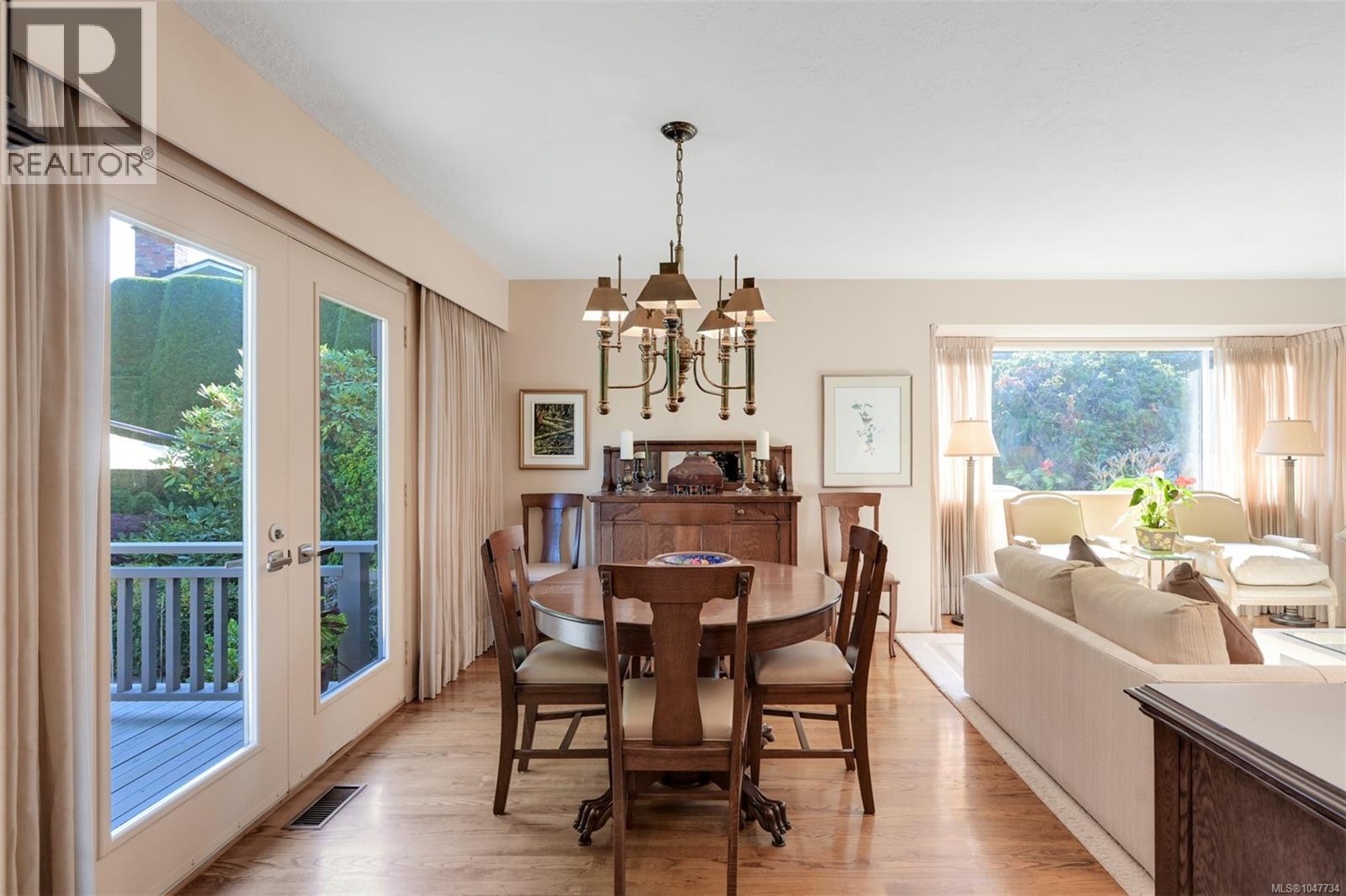 1557 Edgemont Rd, Saanich, British Columbia  V8N 4P7 - Photo 10 - 1047734